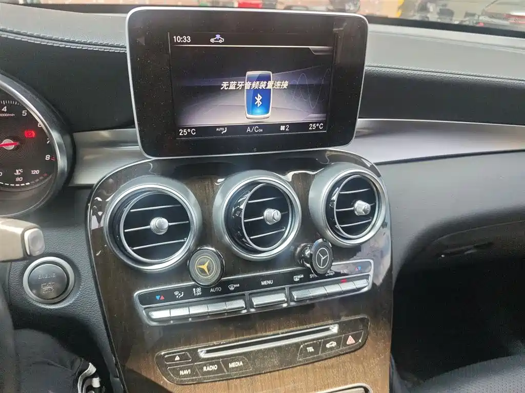 Mercedes-Benz GLC 2018 Facelift GLC 260 4MATIC Luxury фото 14