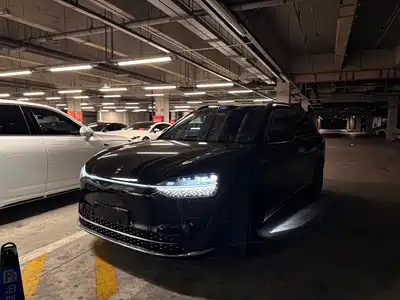 AITO M9