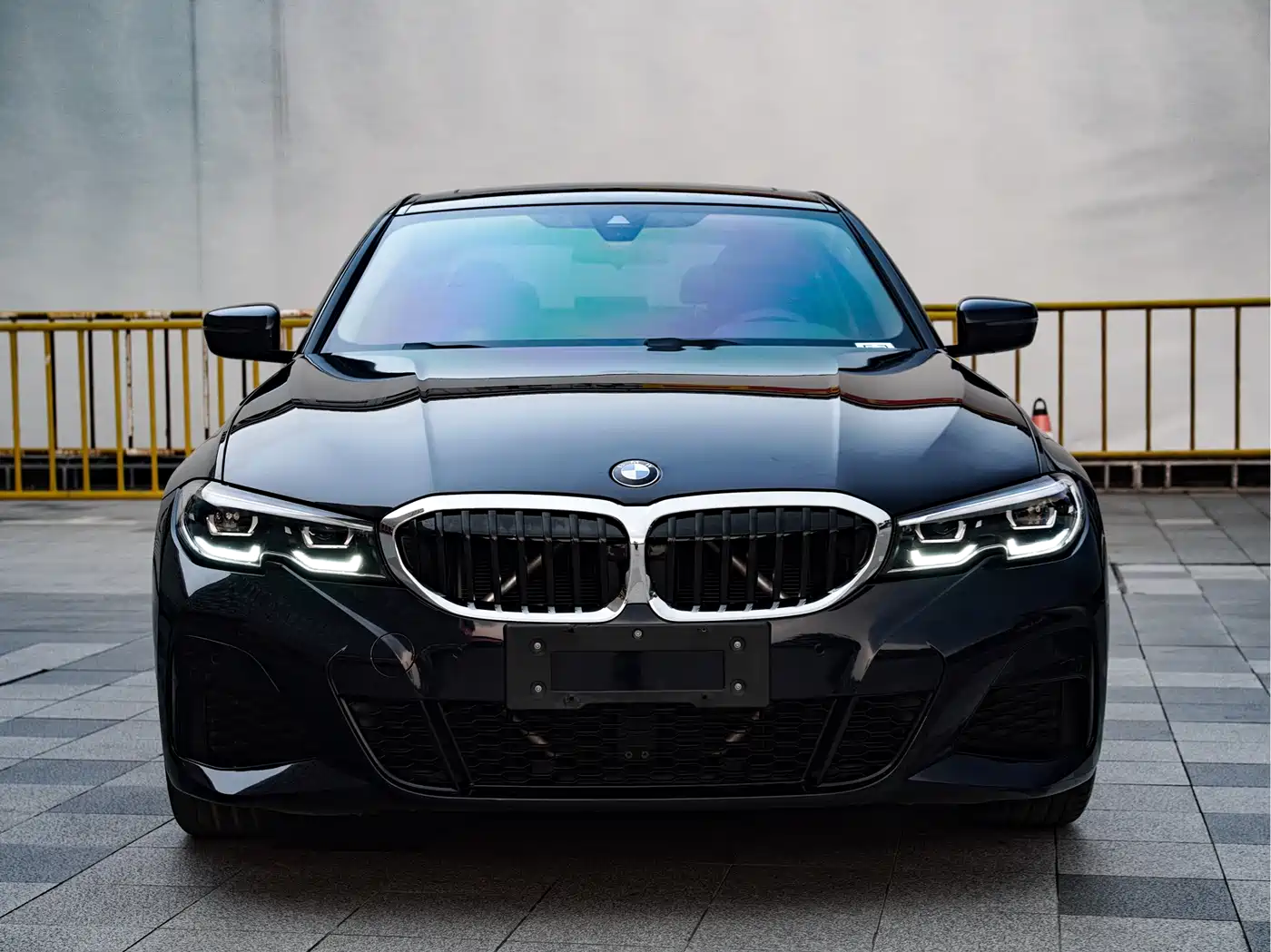 BMW 3 SERIES