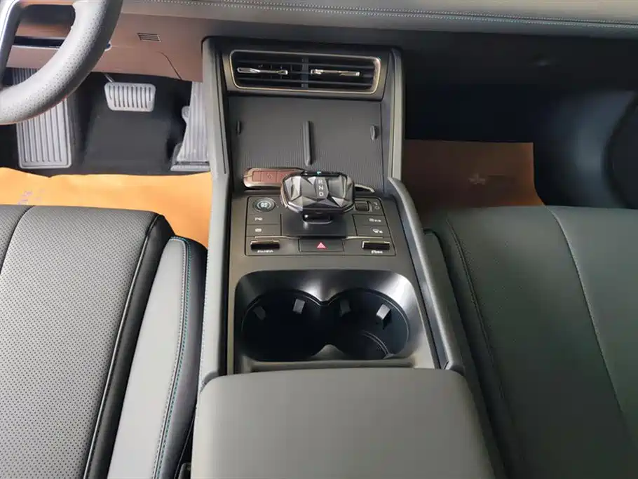 BYD Qin L 2025 DM-i Smart Drive Edition 80KM Leading фото 16
