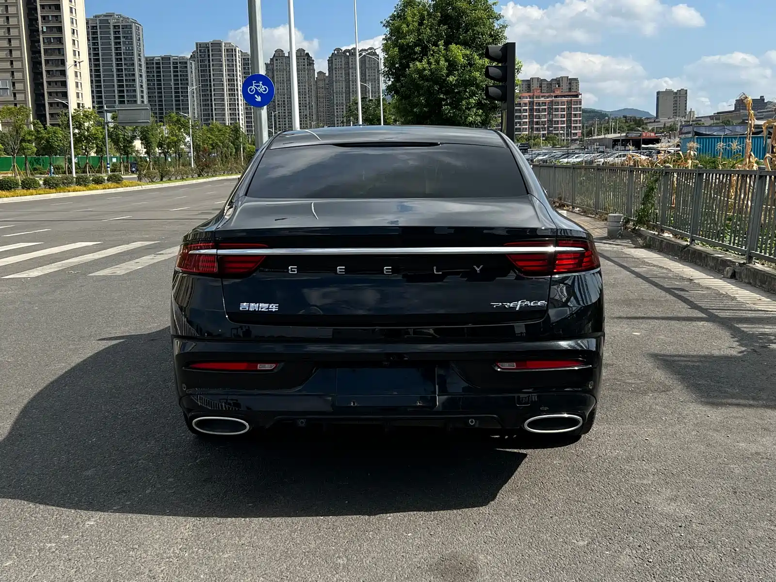 Фото 6 - Geely Preface