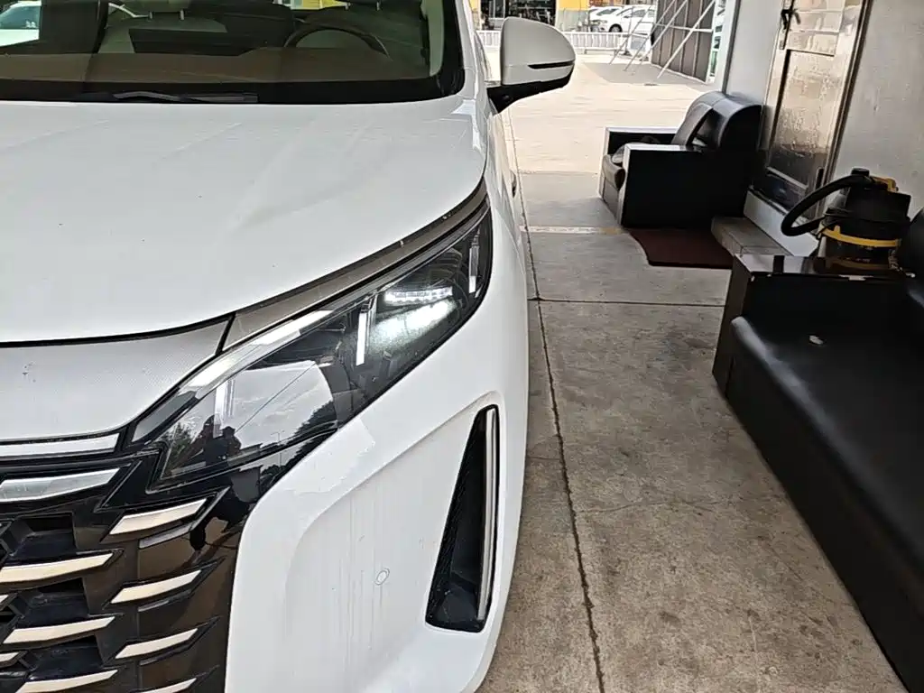 BYD Xia 2025 2025 DM-i 1.5T 180km Surpass Edition