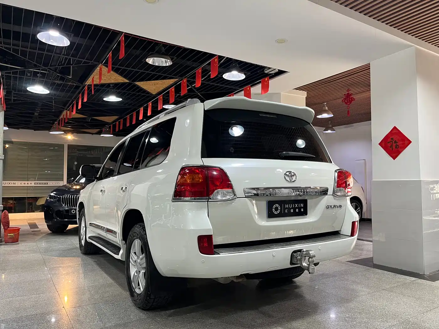 Toyota Land Cruiser (Import) 2015 4.0L V6 Middle East Low Configuration Edition фото 14