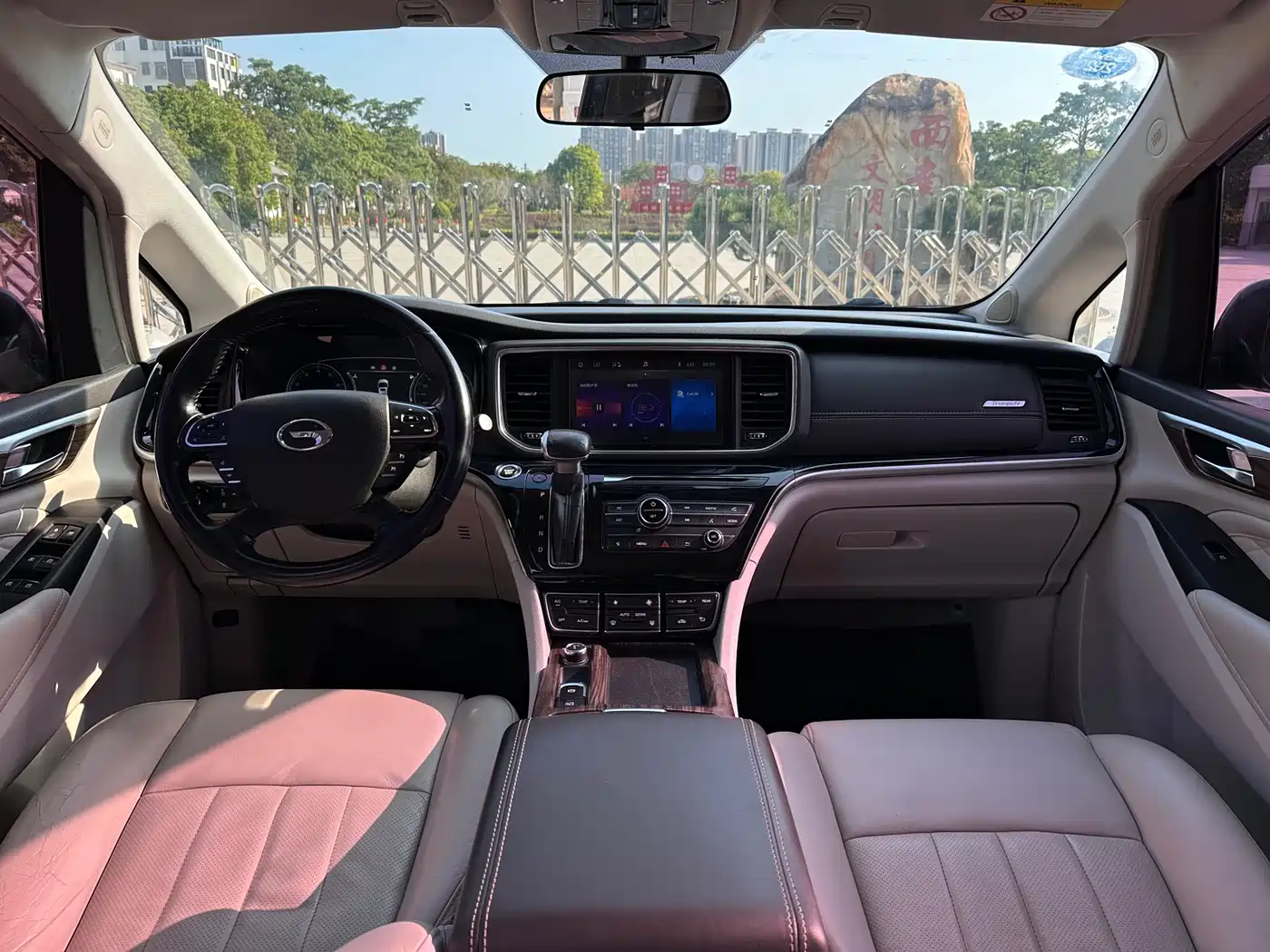 GAC Trumpchi Trumpchi M8 2018 320T Exclusive Edition фото 16