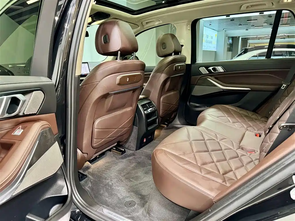 BMW X5 2023 xDrive 30Li Premium M Sport Package фото 28
