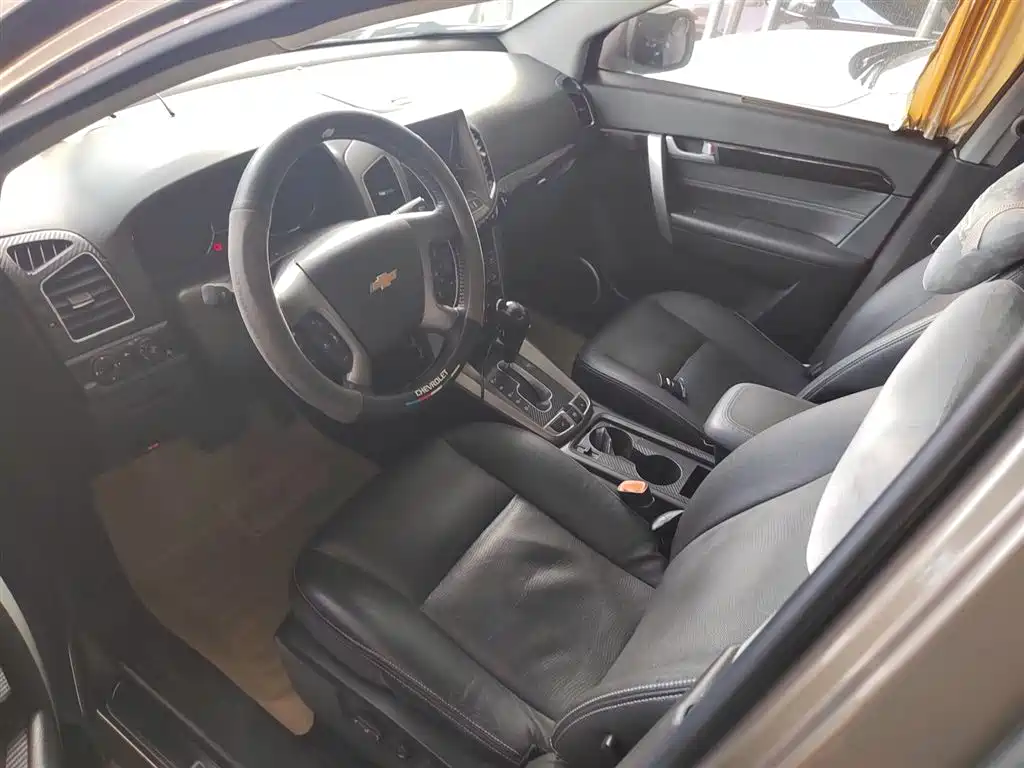 Chevrolet Captiva 2015 2.4L AWD Flagship 7-Seater фото 14