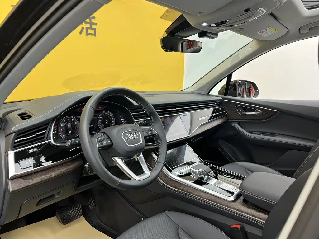 Audi Q7 2025 2024 55 TFSI quattro S line Sport