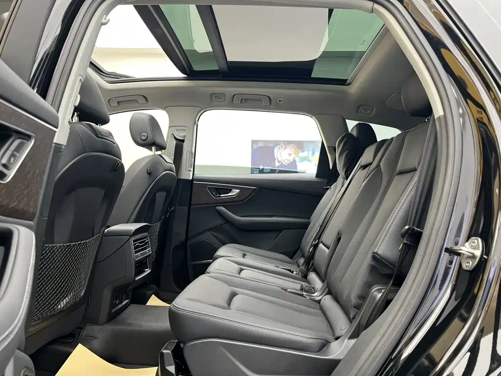 Audi Q7 2025 2024 55 TFSI quattro S line Sport