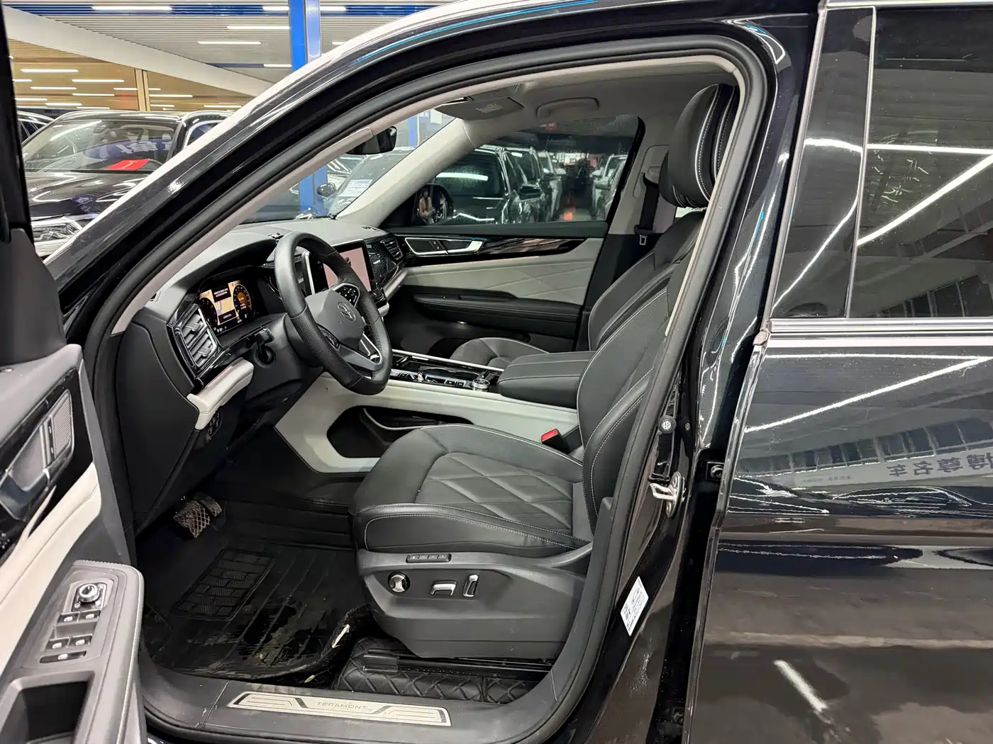 Volkswagen Teramont 2024 380TSI 4WD Prestige Luxury Edition фото 5