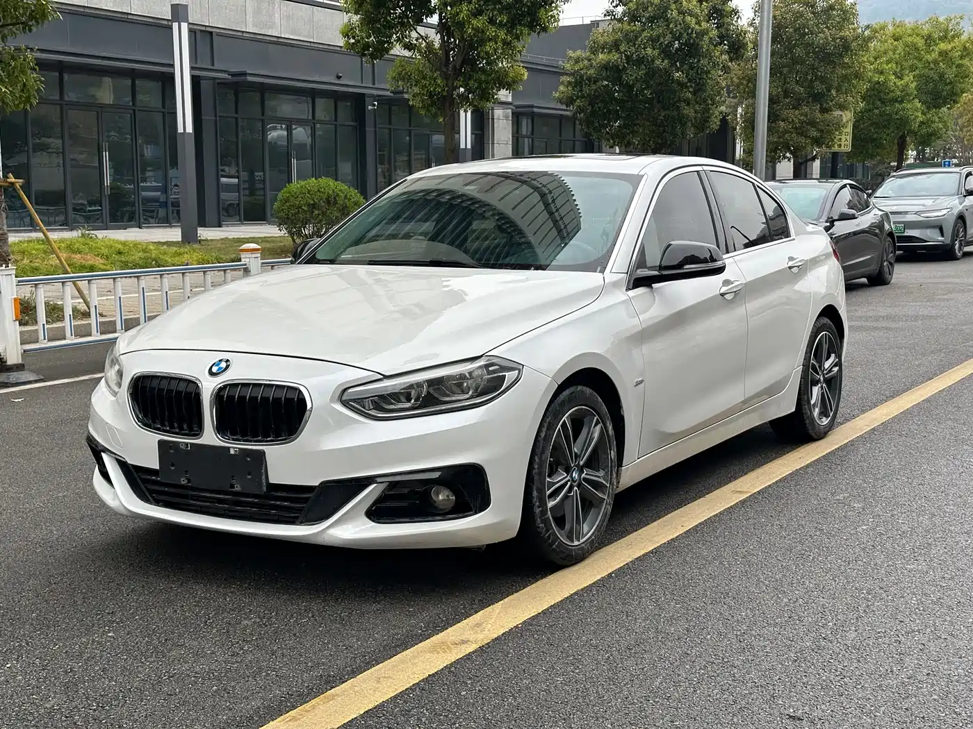 BMW 1 Series 2018 118i Sport Edition