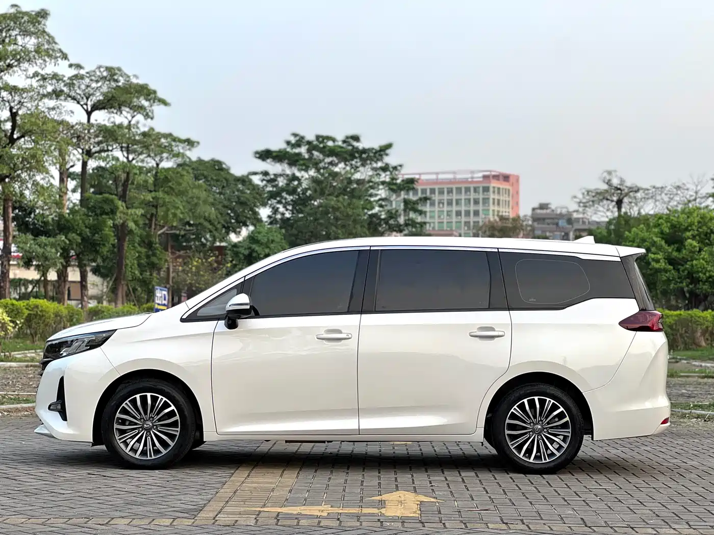GAC Trumpchi Trumpchi M6 2019 270T Automatic Honor (7-seater) China V фото 11