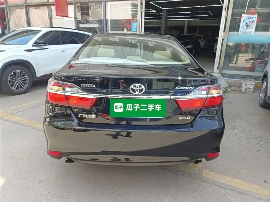 Toyota Camry 2015 2.5G Luxury Navigation Edition фото 6