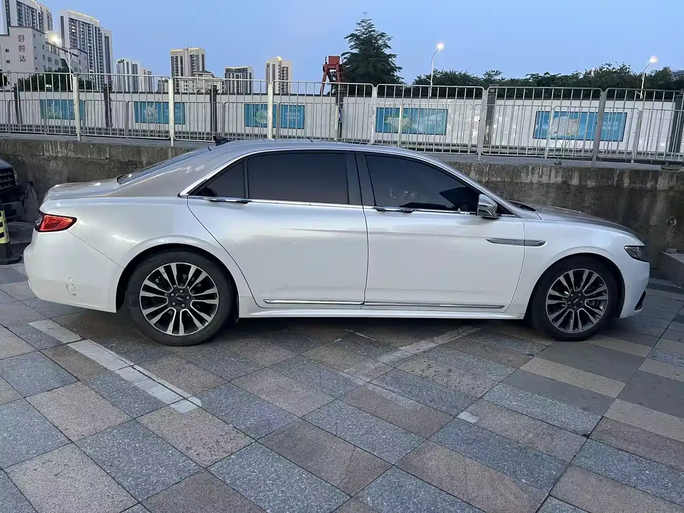 Lincoln Continental 2018 3.0T 4WD Zunyao Edition фото 8