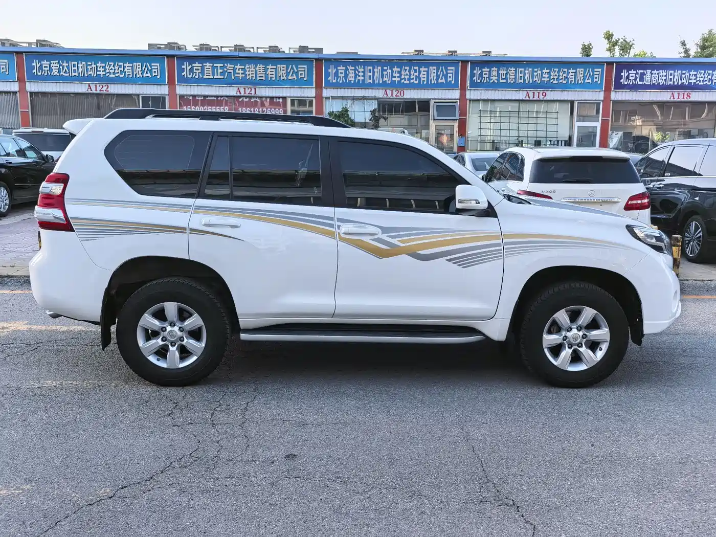 Toyota Prado 2014 4.0L Automatic TX-L фото 3
