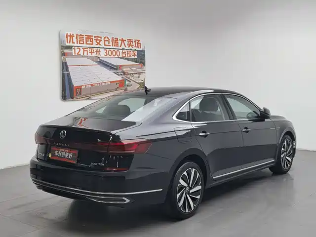 Volkswagen Passat 2022 330TSI Luxury Edition — фото 2