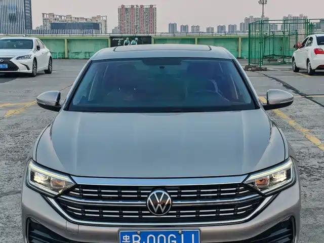 Volkswagen Sagitar 2023