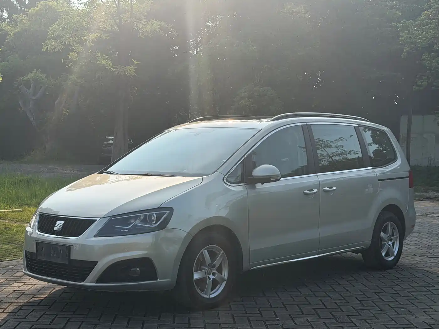 SEAT Alhambra 2014 2013 1.8TSI Luxury Euro V