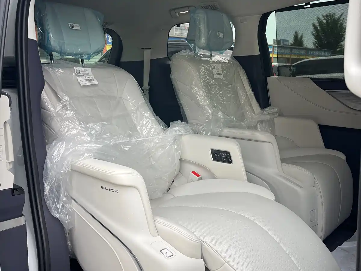 Buick GL8 2026 Luzun Luxury Edition фото 20