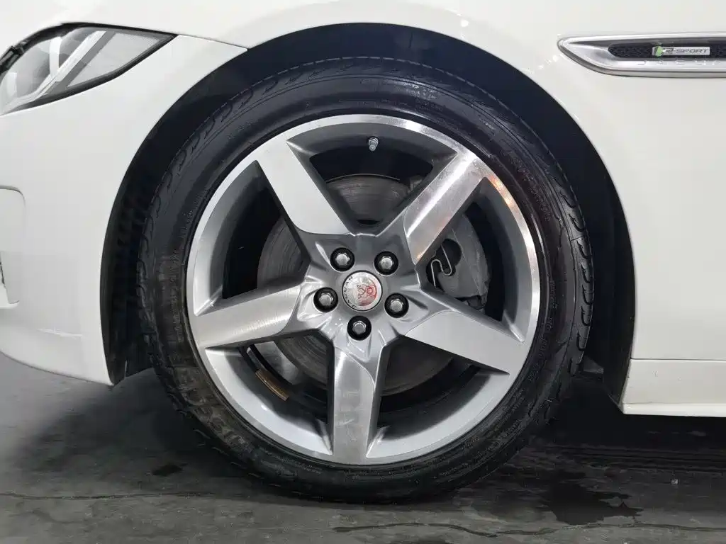 Jaguar XE 2016 2015 2.0T 200PS R-Sport
