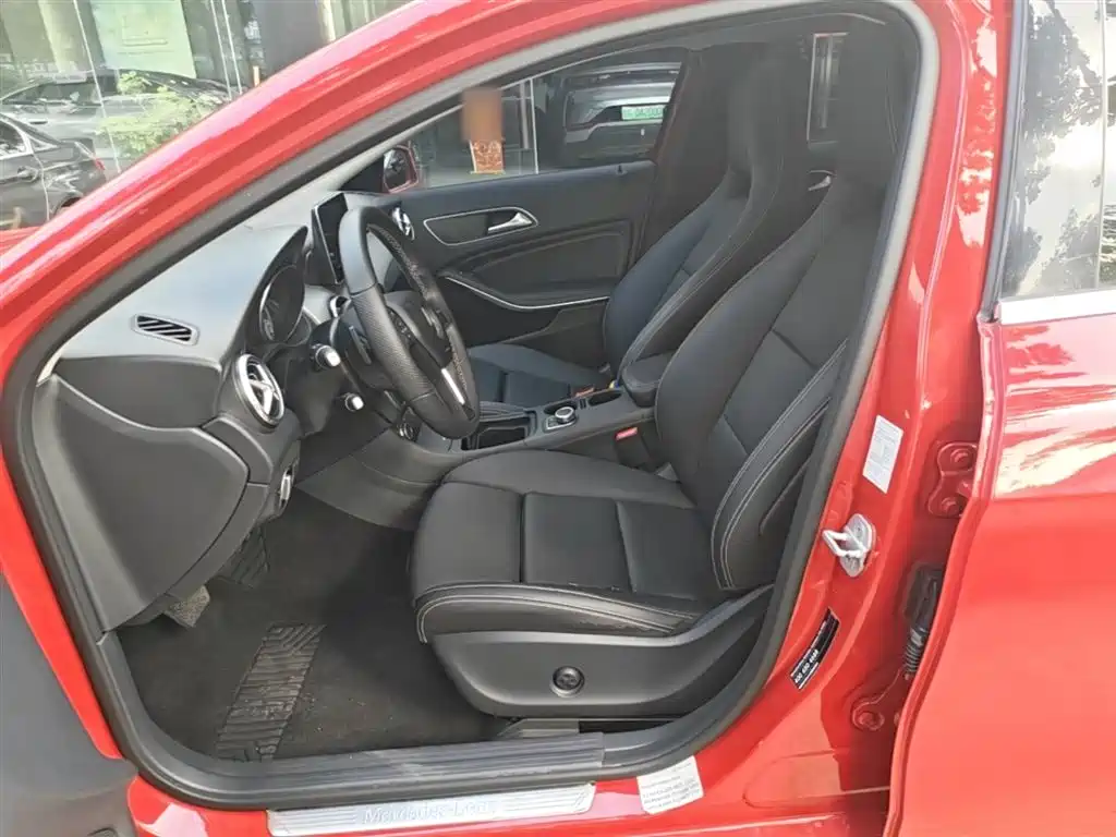 Mercedes-Benz GLA 2016 GLA 200 Dynamic фото 15