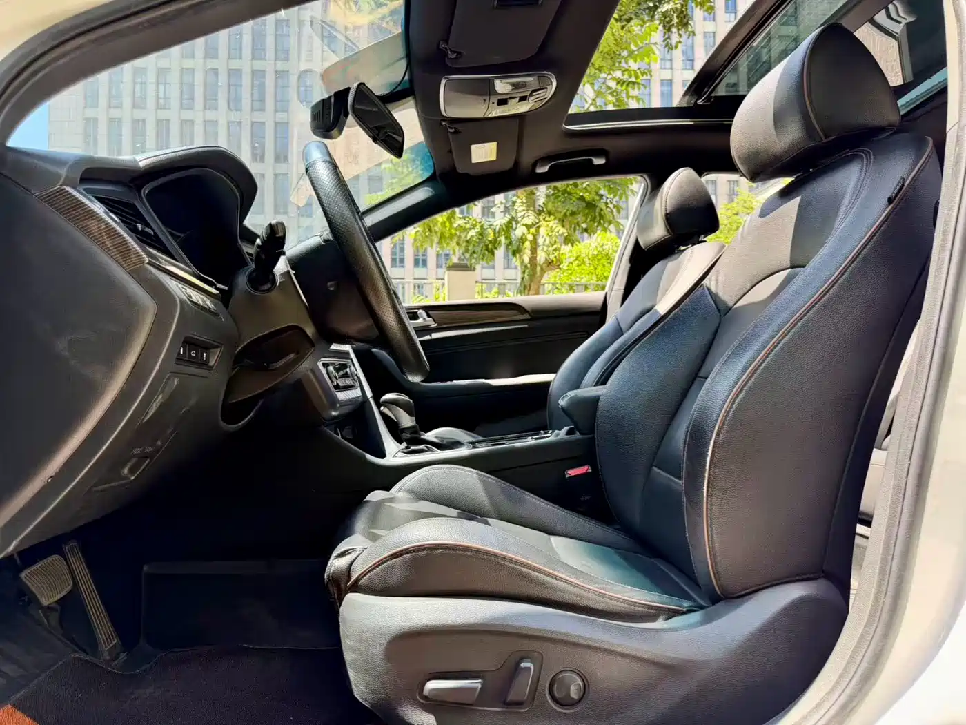 Hyundai Sonata 2019 1.6T GLS Smart Commemorative Edition фото 4