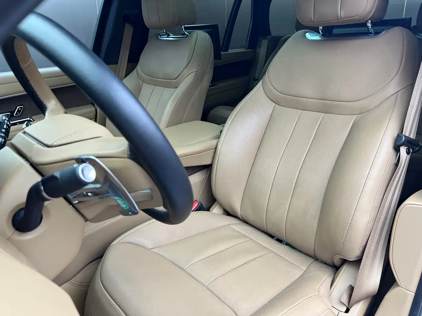Land Rover Range Rover 2024 3.0 L6 400PS Genesis Extended фото 8