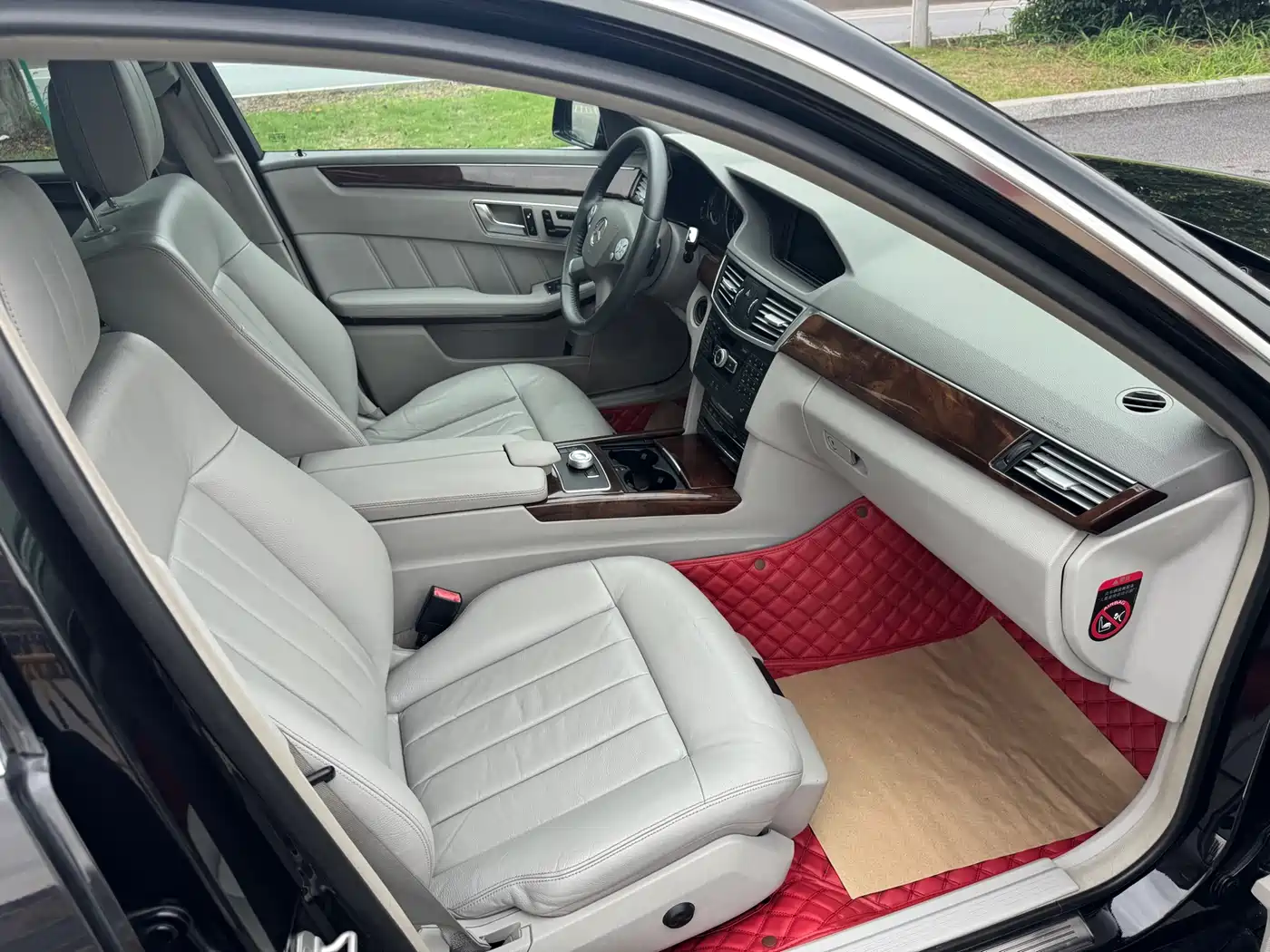 Mercedes-Benz E-Class 2012 E 300 L Fashion Luxury фото 12