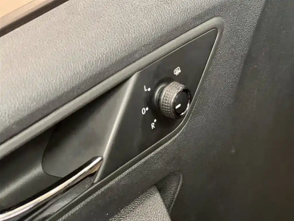 Volkswagen Jetta 2013 1.6L Automatic Comfort фото 12