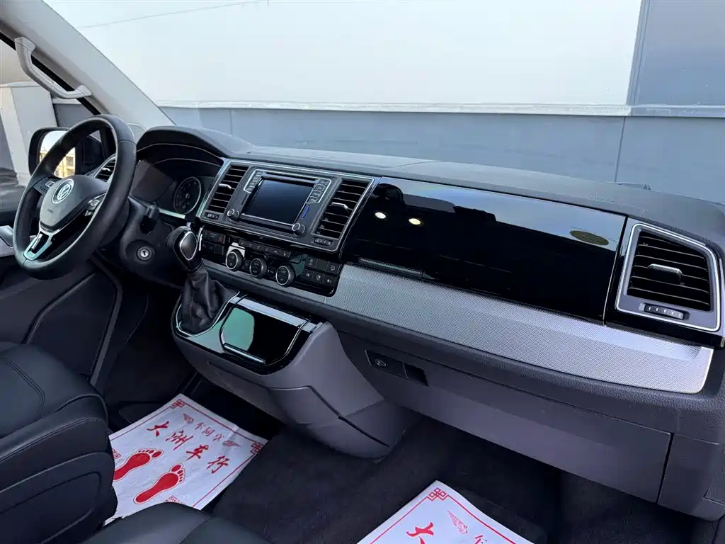 Volkswagen Multivan 2016 2.0TSI 4WD Prestige 7-Seater фото 27