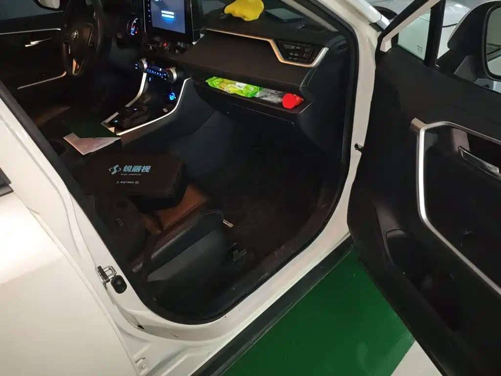 Photo 20 - Toyota RAV4 Rongfang
