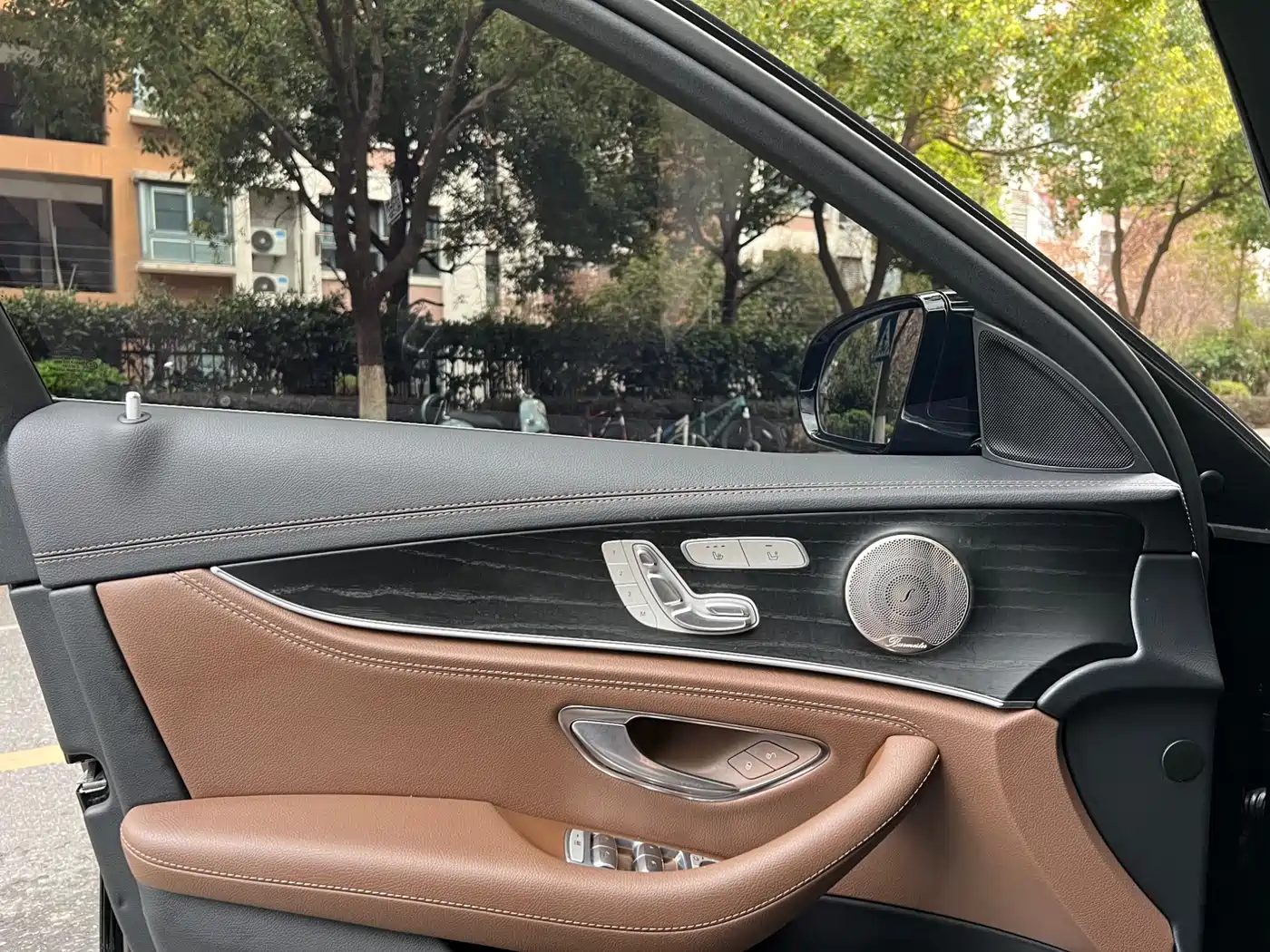 Mercedes-Benz E-Class 2023 E 300 L Sport Luxury фото 5