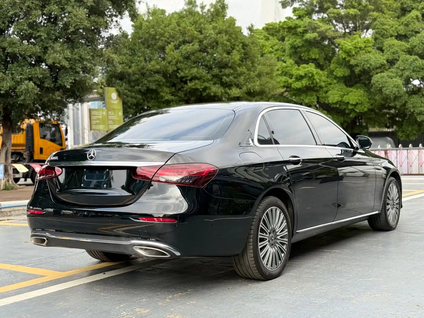 Mercedes-Benz E-Class 2023 E 300 L Luxury фото 5