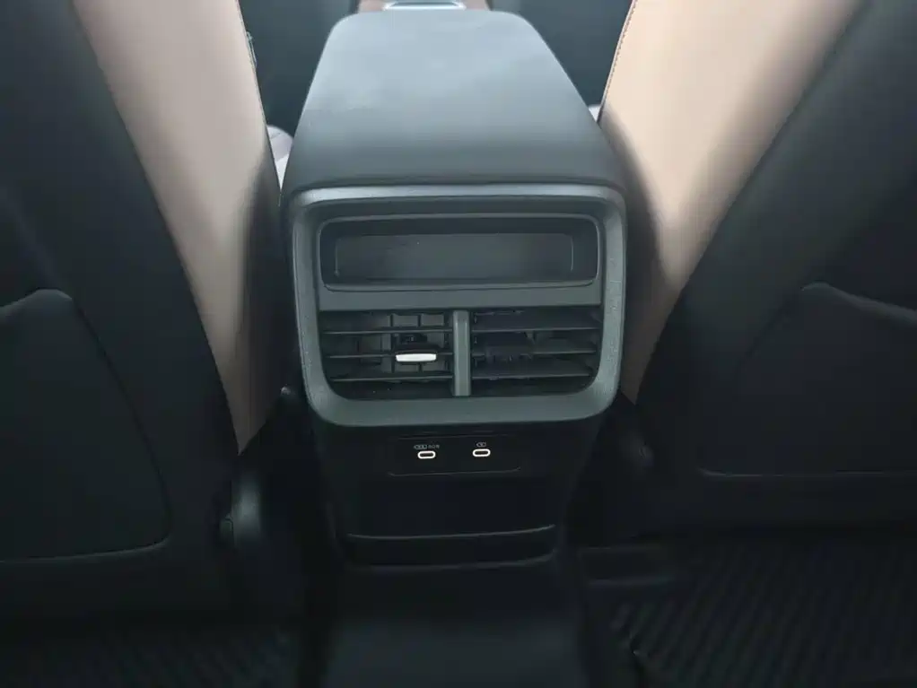 Photo 23 - Volvo XC70 Plug-in Hybrid