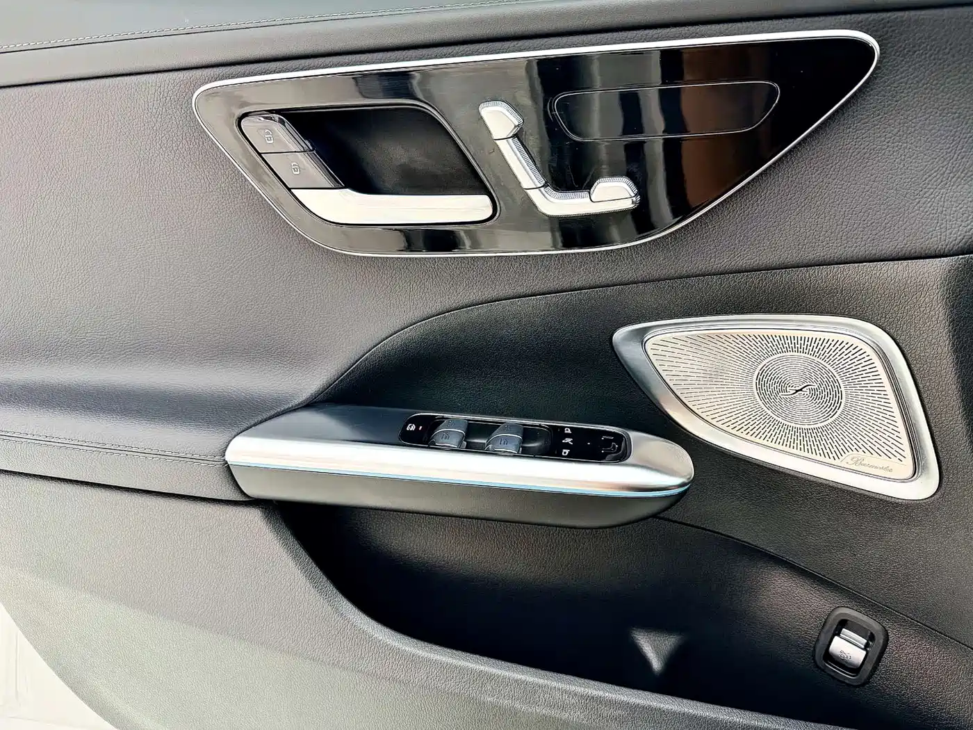 Mercedes-Benz C-Class 2023 Facelift C 260 L Night Sport Edition фото 18