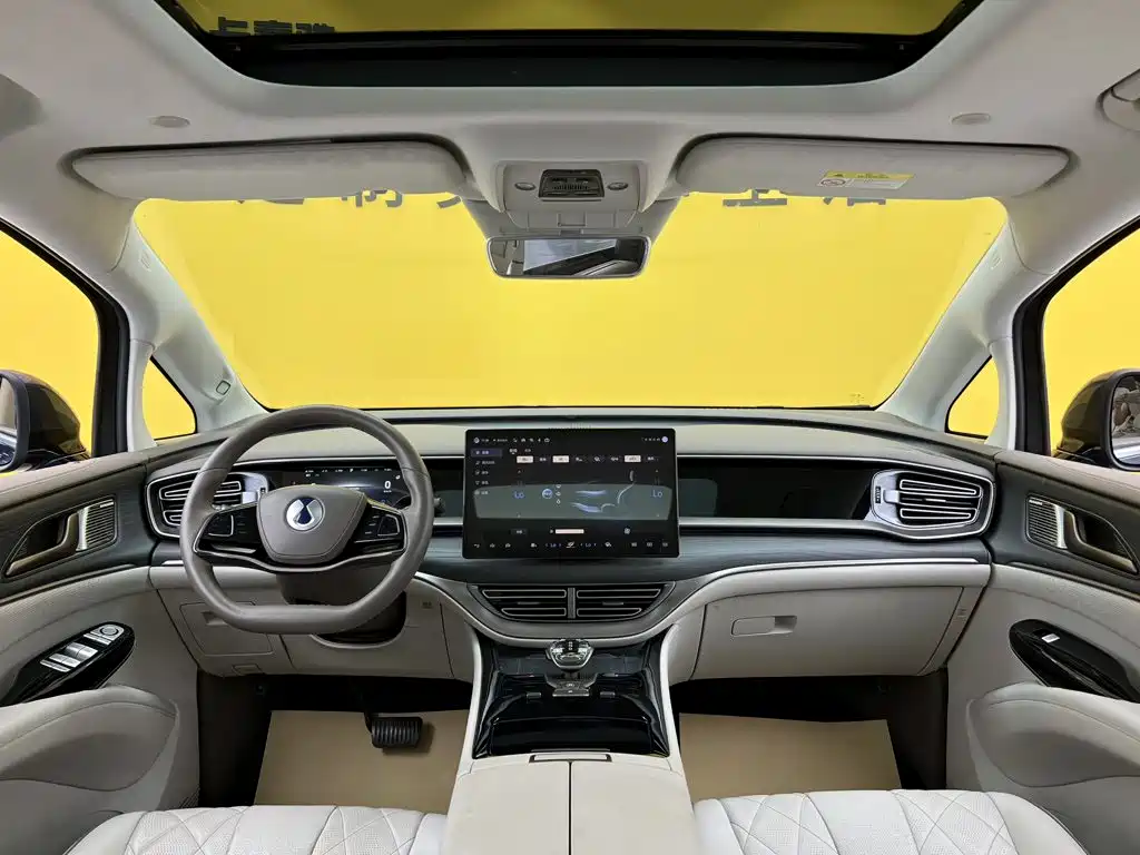 Denza D9 2023 2022 DM-i 970 AWD Flagship