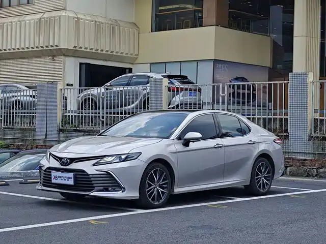 Toyota Camry 2021