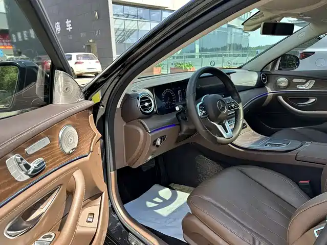 Mercedes-Benz E-Class 2019 Facelift E 300 L Fashion — фото 4