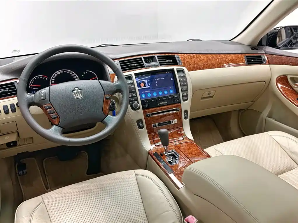 Toyota Crown 2009 2.5L Royal Special Enhanced Edition фото 8