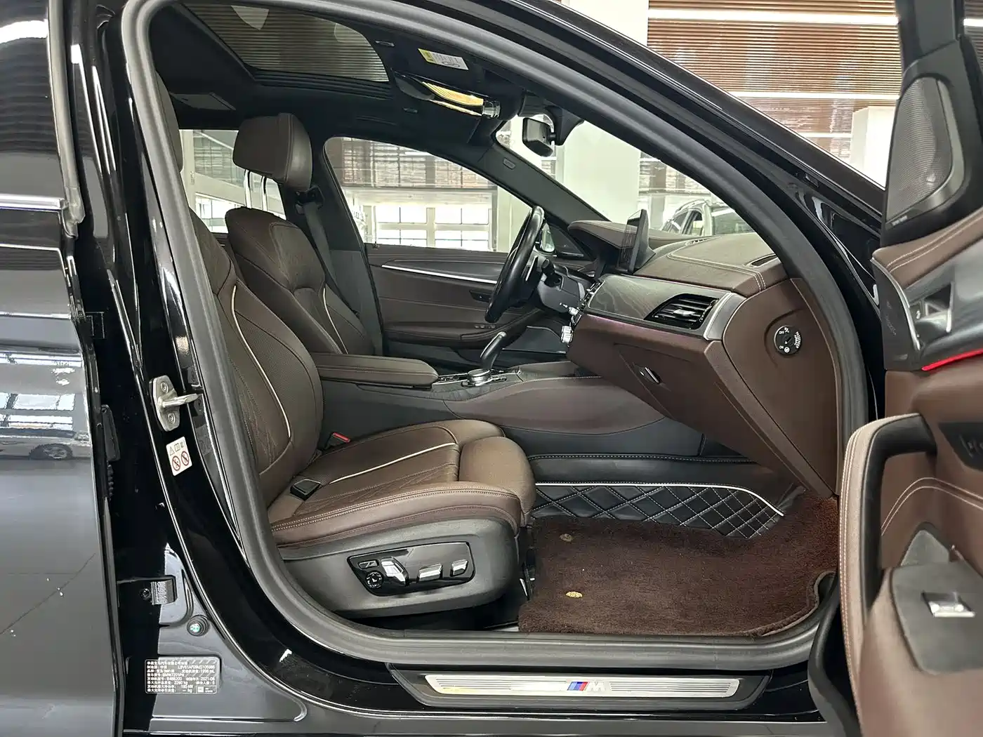 BMW 5 Series 2021 530Li Premium M Sport Package фото 12