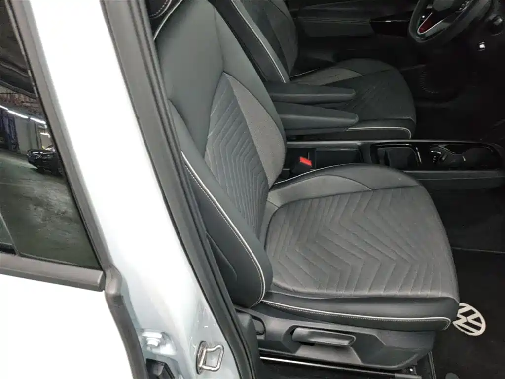 Volkswagen ID.3 2023 Pure Smart Edition фото 24