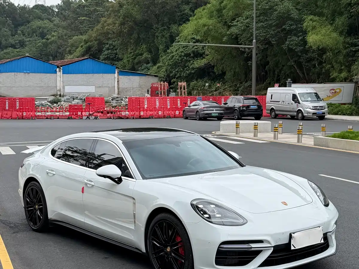 Porsche Panamera 2017 Panamera Turbo Executive Long Wheelbase 4.0T фото 4