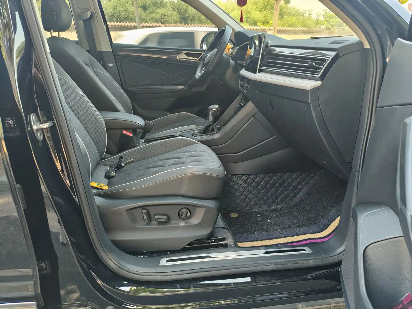 Volkswagen Tiguan L 2023 330TSI Auto 2WD R-Line Premium Edition фото 7