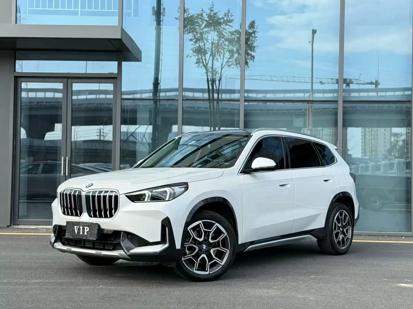 Фото 1 - BMW X1