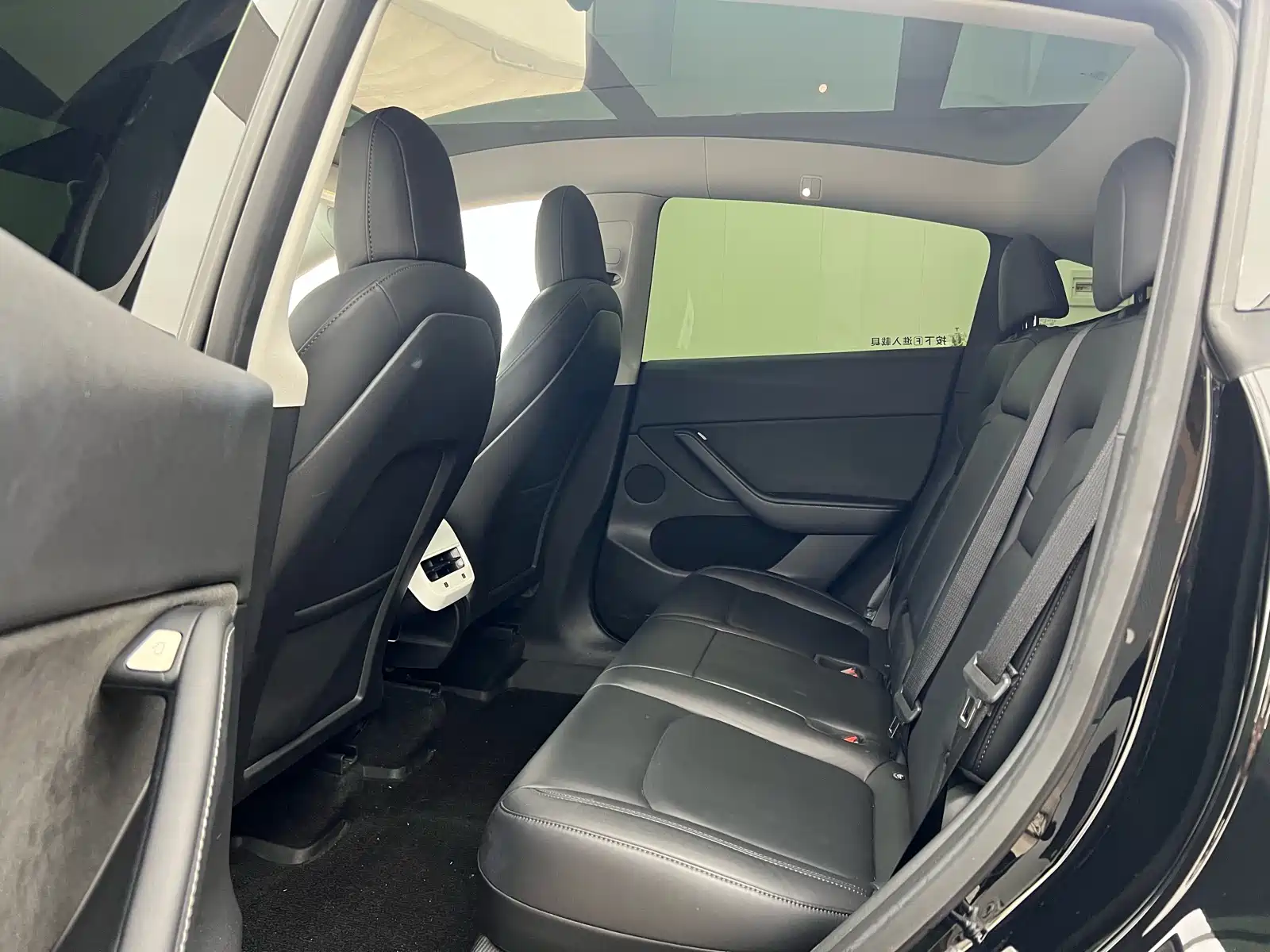 Фото 12 - Tesla Model Y