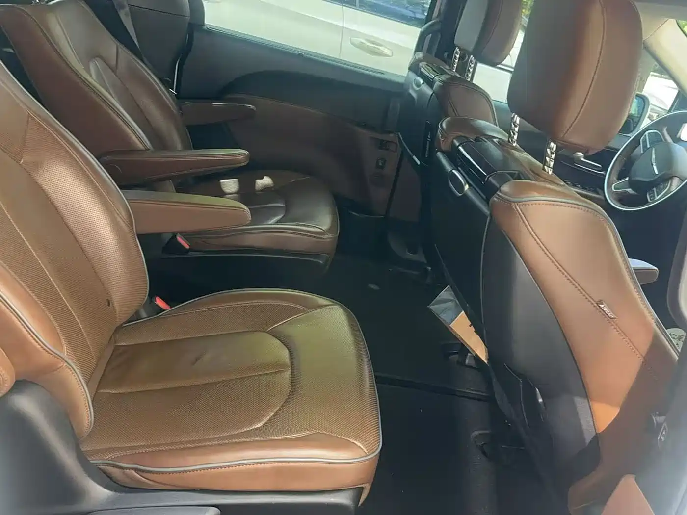 Chrysler Grand Voyager (Import) 2018 2017 3.6L Premium Edition