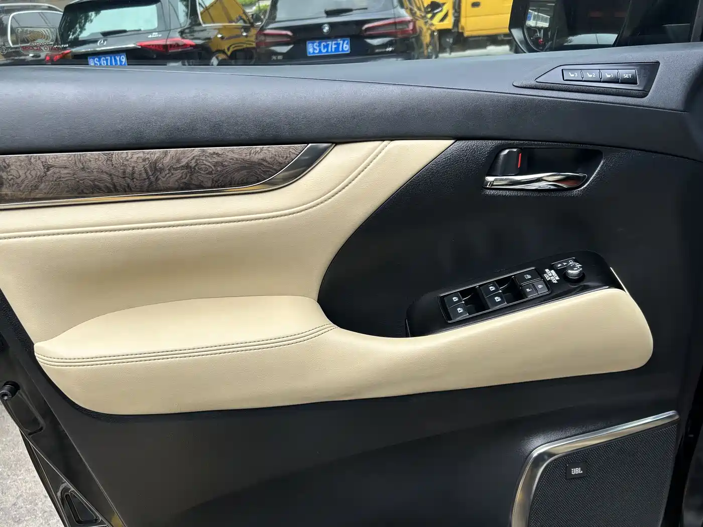 Toyota Vellfire 2021 Crown Hybrid 2.5L HV Premium Edition фото 11