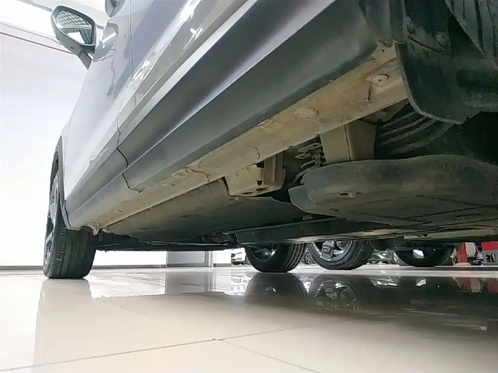 Lynk & Co 06 EM-P 2022 PHEV 84KM Range Pro фото 22