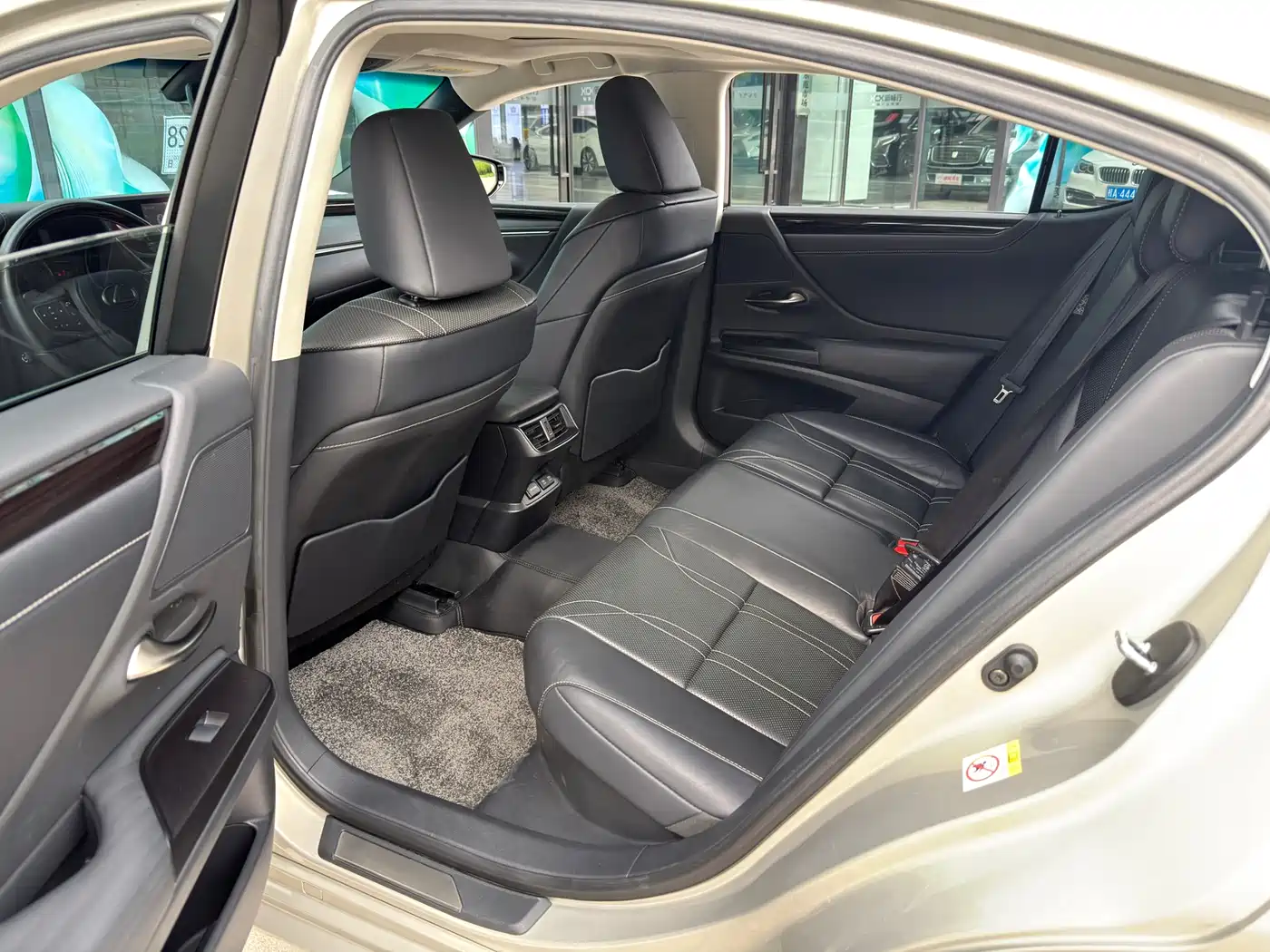 Lexus ES 2018 300h Premium Edition China V фото 7