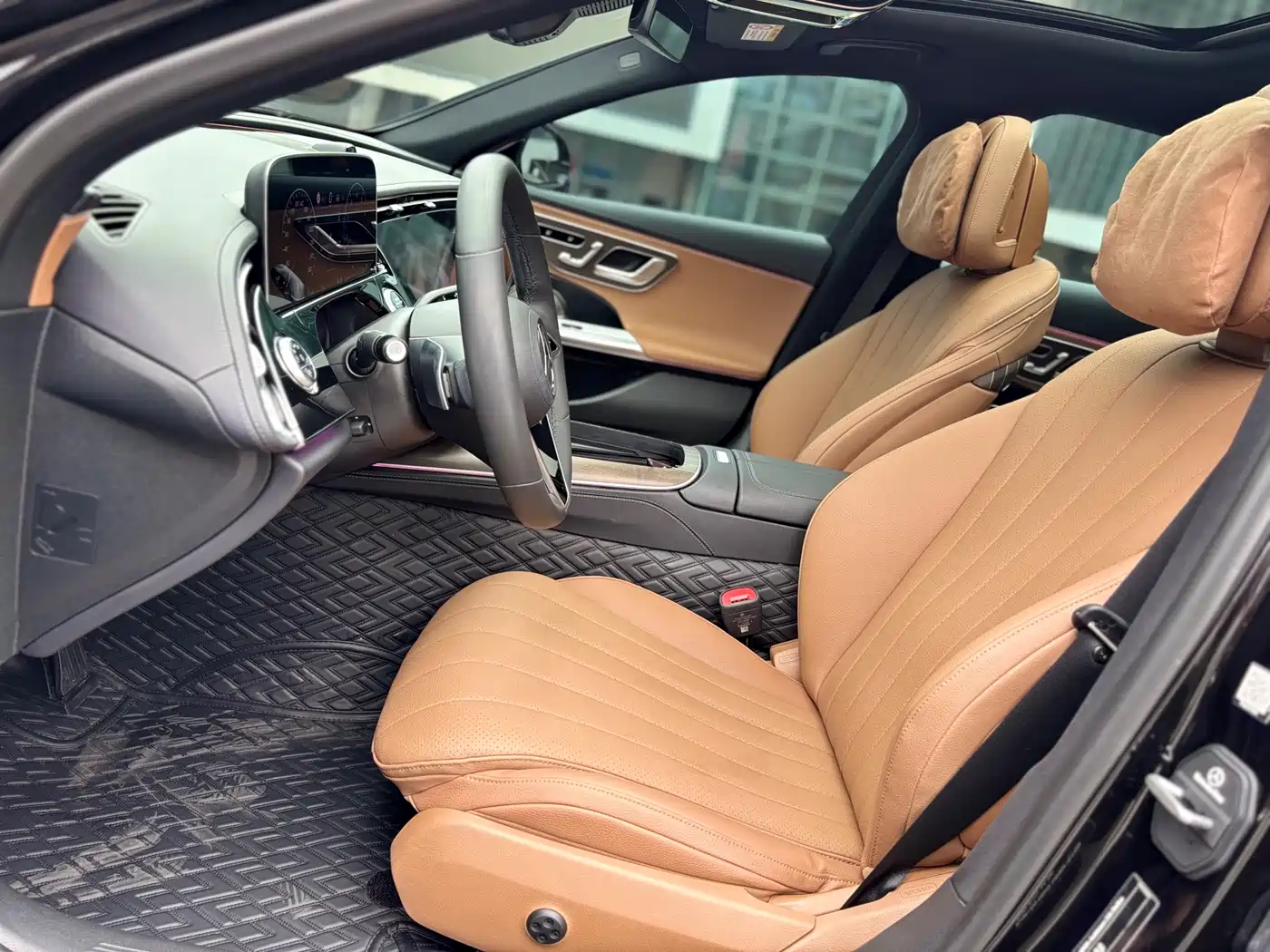 Mercedes-Benz E-Class 2024 Model E 300 L Luxury фото 4