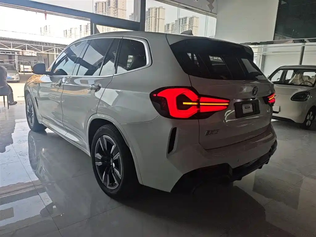 BMW iX3 2022 Facelift Leading Model фото 5